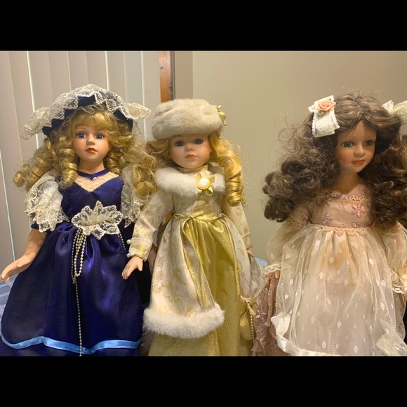 Dolls - Picture 1 of 3